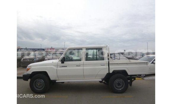 Tenga Imported Toyota Land Cruiser Chena Mota in Import - Dubai in Cabo Delgado Tenga Imported Toyota Land Cruiser Chena Mota in Import - Dubai in Cabo Delgado