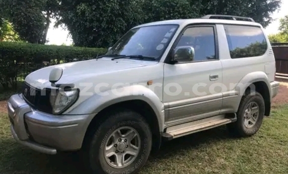 Nunua Ilio tumika Toyota Land Cruiser Prado Nyeupe Gari ndani ya Maputo nchini Maputo