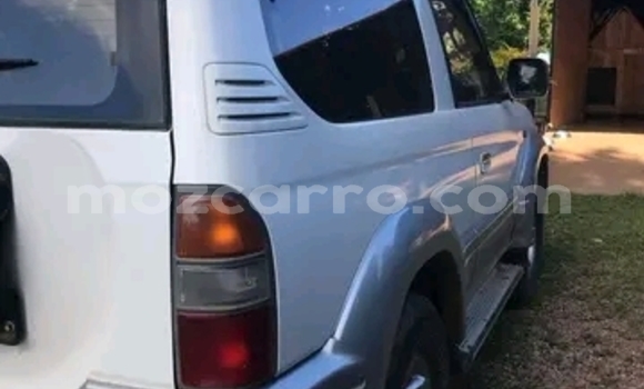 Nunua Ilio tumika Toyota Land Cruiser Prado Nyeupe Gari ndani ya Maputo nchini Maputo Nunua Ilio tumika Toyota Land Cruiser Prado Nyeupe Gari ndani ya Maputo nchini Maputo