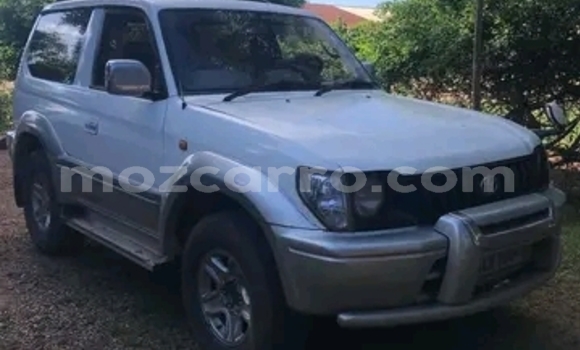 Nunua Ilio tumika Toyota Land Cruiser Prado Nyeupe Gari ndani ya Maputo nchini Maputo Nunua Ilio tumika Toyota Land Cruiser Prado Nyeupe Gari ndani ya Maputo nchini Maputo