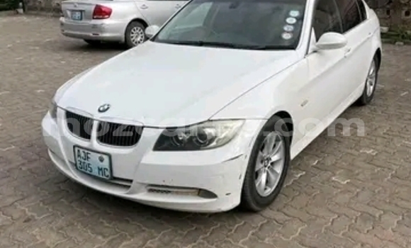 Nunua Ilio tumika BMW 3-Series Nyeupe Gari ndani ya Maputo nchini Maputo Nunua Ilio tumika BMW 3-Series Nyeupe Gari ndani ya Maputo nchini Maputo