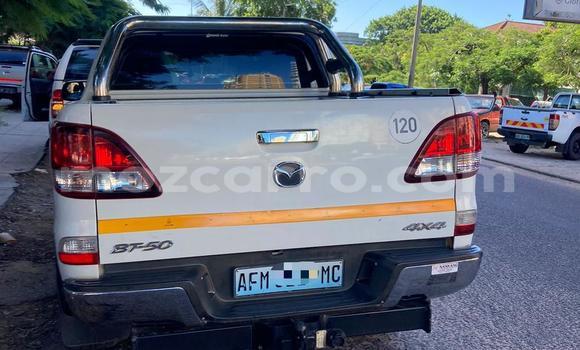 Comprar Usado Mazda BT-50 Branco Carro em Maputo em Maputo Comprar Usado Mazda BT-50 Branco Carro em Maputo em Maputo