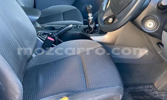 Comprar Usado Mazda BT-50 Branco Carro em Maputo em Maputo Comprar Usado Mazda BT-50 Branco Carro em Maputo em Maputo