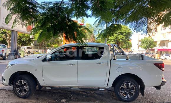 Comprar Usado Mazda BT-50 Branco Carro em Maputo em Maputo Comprar Usado Mazda BT-50 Branco Carro em Maputo em Maputo