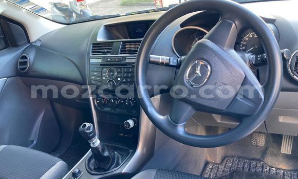 Comprar Usado Mazda BT-50 Branco Carro em Maputo em Maputo Comprar Usado Mazda BT-50 Branco Carro em Maputo em Maputo