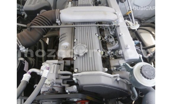 Comprar Importar Toyota Land Cruiser Branco Carro em Import - Dubai em Cabo Delgado Comprar Importar Toyota Land Cruiser Branco Carro em Import - Dubai em Cabo Delgado