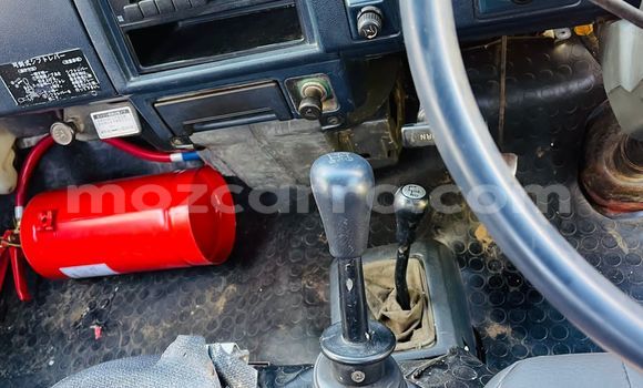 Nunua Ilio tumika Toyota Hiace Nyeupe Gari ndani ya Maputo nchini Maputo Nunua Ilio tumika Toyota Hiace Nyeupe Gari ndani ya Maputo nchini Maputo