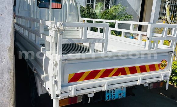 Nunua Ilio tumika Toyota Hiace Nyeupe Gari ndani ya Maputo nchini Maputo Nunua Ilio tumika Toyota Hiace Nyeupe Gari ndani ya Maputo nchini Maputo