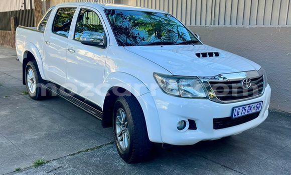 Buy New Toyota Hilux White Car in Maputo in Maputo