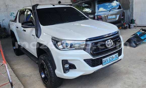 Buy New Toyota Hilux White Car in Maputo in Maputo