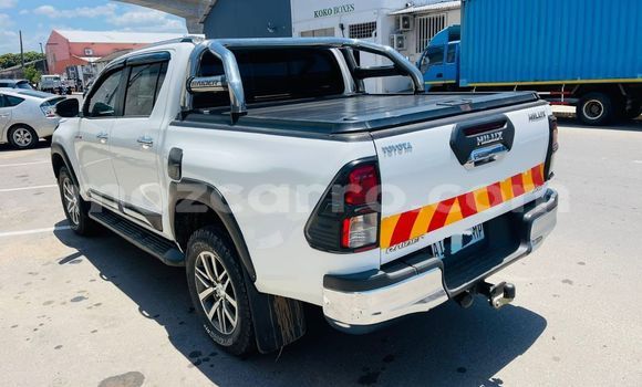 Comprar Novo Toyota Hilux Branco Carro em Maputo em Maputo Comprar Novo Toyota Hilux Branco Carro em Maputo em Maputo