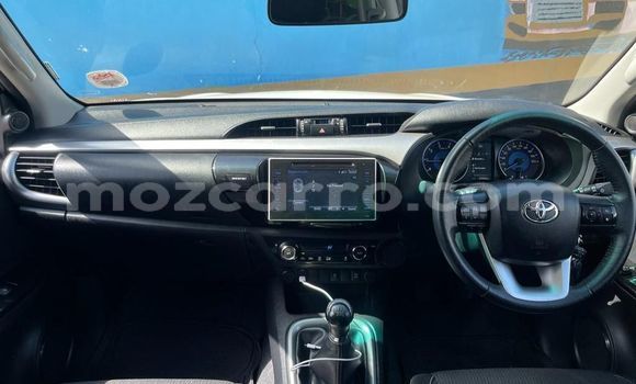 Nunua Ilio tumika Toyota Hilux Nyeupe Gari ndani ya Maputo nchini Maputo Nunua Ilio tumika Toyota Hilux Nyeupe Gari ndani ya Maputo nchini Maputo