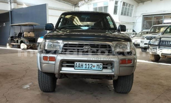 Nunua Ilio tumika Toyota Hilux Surf Kijani Gari ndani ya Maputo nchini Maputo Nunua Ilio tumika Toyota Hilux Surf Kijani Gari ndani ya Maputo nchini Maputo