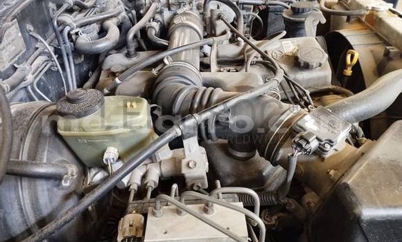 Nunua Ilio tumika Toyota Hilux Surf Kijani Gari ndani ya Maputo nchini Maputo Nunua Ilio tumika Toyota Hilux Surf Kijani Gari ndani ya Maputo nchini Maputo