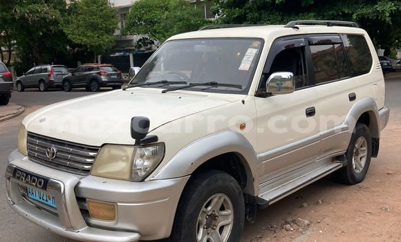 Buy Used Toyota Land Cruiser Prado White Car in Maputo in Maputo