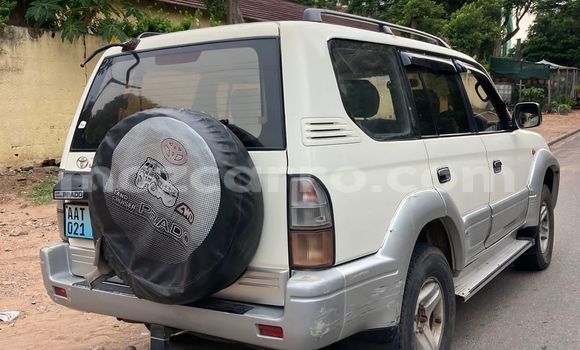 Nunua Ilio tumika Toyota Land Cruiser Prado Nyeupe Gari ndani ya Maputo nchini Maputo Nunua Ilio tumika Toyota Land Cruiser Prado Nyeupe Gari ndani ya Maputo nchini Maputo