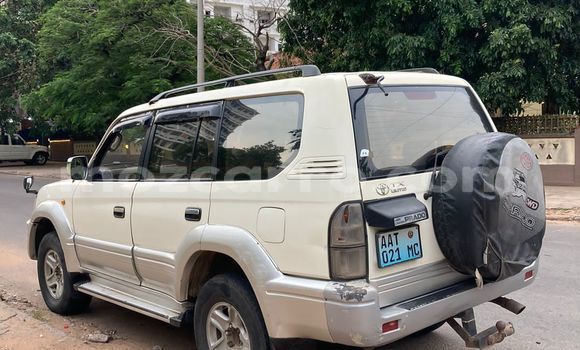 Nunua Ilio tumika Toyota Land Cruiser Prado Nyeupe Gari ndani ya Maputo nchini Maputo Nunua Ilio tumika Toyota Land Cruiser Prado Nyeupe Gari ndani ya Maputo nchini Maputo