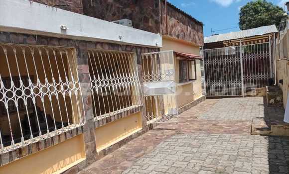 Nunua Ilio tumika ZX Landmark Nyingine Gari ndani ya Maputo nchini Maputo