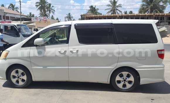 Nunua Ilio tumika Toyota Alphard Nyeupe Gari ndani ya Beira nchini Sofala