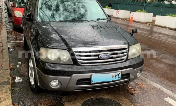 Nunua Ilio tumika Ford Escape Nyeusi Gari ndani ya Maputo nchini Maputo