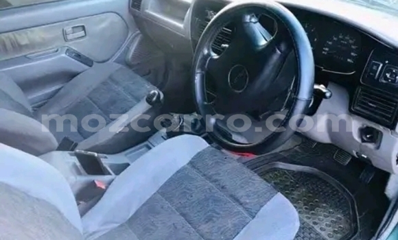 Nunua Ilio tumika Isuzu KB Kijani Gari ndani ya Maputo nchini Maputo Nunua Ilio tumika Isuzu KB Kijani Gari ndani ya Maputo nchini Maputo