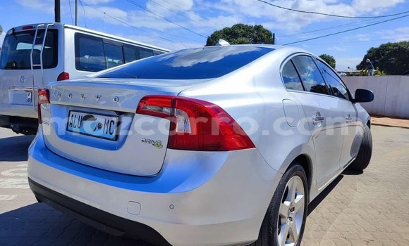 Nunua Ilio tumika Volvo S60 Nyingine Gari ndani ya Maputo nchini Maputo Nunua Ilio tumika Volvo S60 Nyingine Gari ndani ya Maputo nchini Maputo