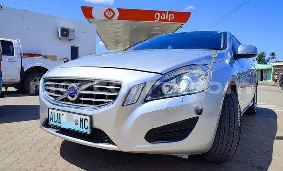 Nunua Ilio tumika Volvo S60 Nyingine Gari ndani ya Maputo nchini Maputo Nunua Ilio tumika Volvo S60 Nyingine Gari ndani ya Maputo nchini Maputo