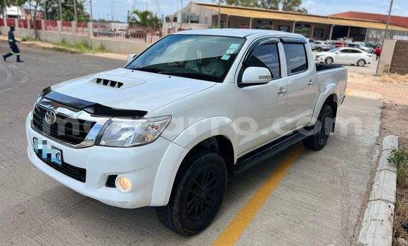 Buy New Toyota Hilux White Car in Maputo in Maputo Buy New Toyota Hilux White Car in Maputo in Maputo