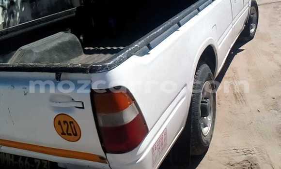 Comprar Usado Isuzu KB Branco Carro em Maputo em Maputo Comprar Usado Isuzu KB Branco Carro em Maputo em Maputo