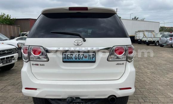 Buy Used Toyota Fortuner White Car in Maputo in Maputo Buy Used Toyota Fortuner White Car in Maputo in Maputo