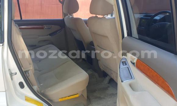 Nunua Ilio tumika Toyota Land Cruiser Prado Nyeupe Gari ndani ya Maputo nchini Maputo Nunua Ilio tumika Toyota Land Cruiser Prado Nyeupe Gari ndani ya Maputo nchini Maputo