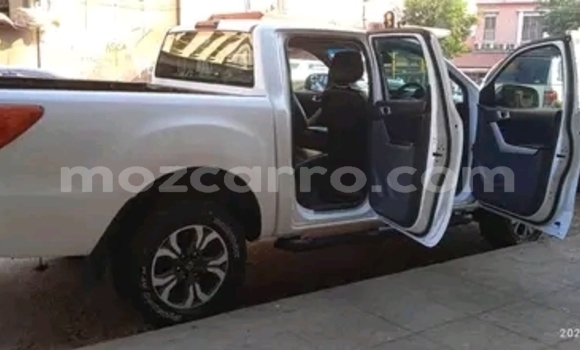 Tenga Tsaru Mazda BT-50 Chena Mota in Maputo in Maputo Tenga Tsaru Mazda BT-50 Chena Mota in Maputo in Maputo