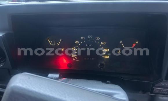 Nunua Ilio tumika Toyota Hilux Nyekundu Gari ndani ya Maputo nchini Maputo Nunua Ilio tumika Toyota Hilux Nyekundu Gari ndani ya Maputo nchini Maputo