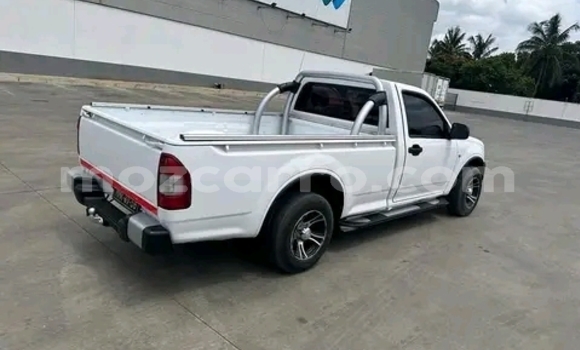 Tenga Tsaru Isuzu KB Chena Mota in Maputo in Maputo Tenga Tsaru Isuzu KB Chena Mota in Maputo in Maputo