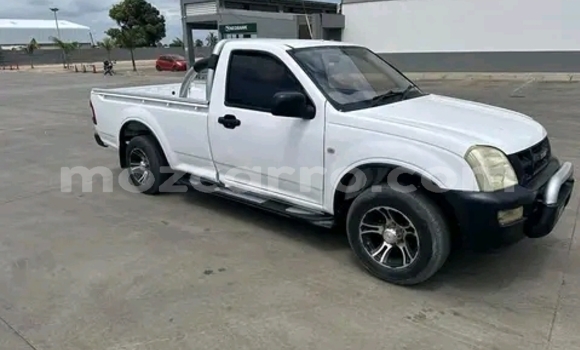 Comprar Usado Isuzu KB Branco Carro em Maputo em Maputo Comprar Usado Isuzu KB Branco Carro em Maputo em Maputo