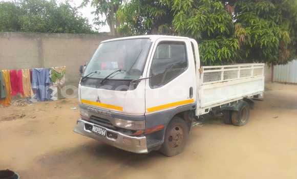 Comprar Usado Mitsubishi Carisma Branco Carro em Maputo em Maputo Comprar Usado Mitsubishi Carisma Branco Carro em Maputo em Maputo