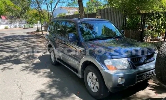 Nunua Ilio tumika Mitsubishi Pajero Bluu Gari ndani ya Maputo nchini Maputo Nunua Ilio tumika Mitsubishi Pajero Bluu Gari ndani ya Maputo nchini Maputo