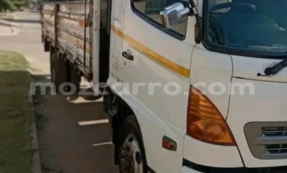 Buy Used Toyota 4Runner White Car in Maputo in Maputo Buy Used Toyota 4Runner White Car in Maputo in Maputo