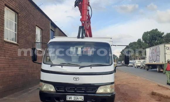 Comprar Usado Toyota Dyna Branco Caminhão em Maputo em Maputo Comprar Usado Toyota Dyna Branco Caminhão em Maputo em Maputo