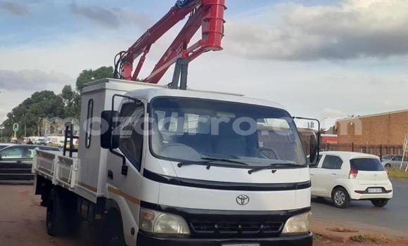 Comprar Usado Toyota Dyna Branco Caminhão em Maputo em Maputo Comprar Usado Toyota Dyna Branco Caminhão em Maputo em Maputo