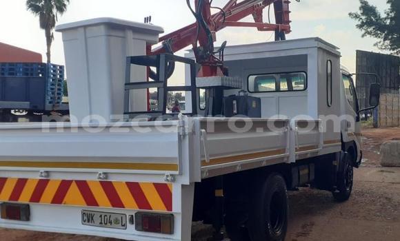 Comprar Usado Toyota Dyna Branco Caminhão em Maputo em Maputo Comprar Usado Toyota Dyna Branco Caminhão em Maputo em Maputo