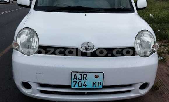 Comprar Usado Toyota Sienta Azul Carro em Maputo em Maputo Comprar Usado Toyota Sienta Azul Carro em Maputo em Maputo