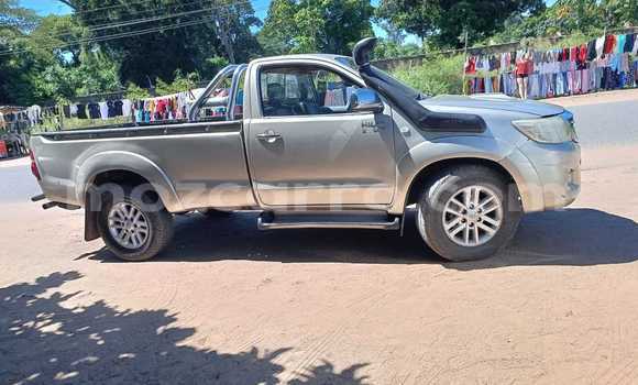 Comprar Usado Toyota Hilux Castanho Carro em Maputo em Maputo Comprar Usado Toyota Hilux Castanho Carro em Maputo em Maputo