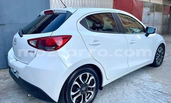 Comprar Usado Mazda Demio Branco Carro em Maputo em Maputo Comprar Usado Mazda Demio Branco Carro em Maputo em Maputo