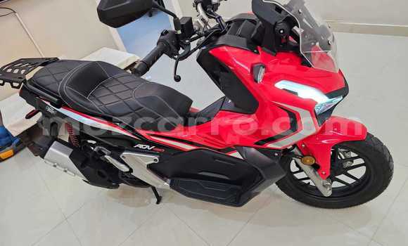 Nunua Ilio tumika Honda Scooters Nyekundu Bike ndani ya Maputo nchini Maputo