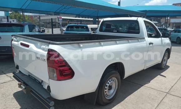 Comprar Usado Toyota Hilux Branco Carro em Maputo em Maputo Comprar Usado Toyota Hilux Branco Carro em Maputo em Maputo