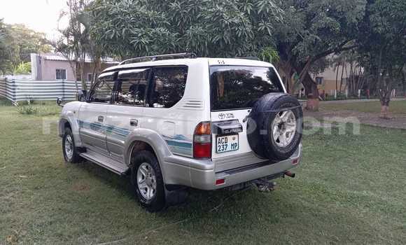 Comprar Usado Toyota Land Cruiser Prado Branco Carro em Maputo em Maputo Comprar Usado Toyota Land Cruiser Prado Branco Carro em Maputo em Maputo
