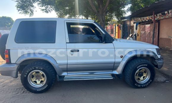 Buy Used Mitsubishi Pajero White Car in Maputo in Maputo