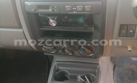Comprar Usado Isuzu KB Branco Carro em Maputo em Maputo Comprar Usado Isuzu KB Branco Carro em Maputo em Maputo