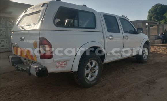 Comprar Usado Isuzu KB Branco Carro em Maputo em Maputo Comprar Usado Isuzu KB Branco Carro em Maputo em Maputo